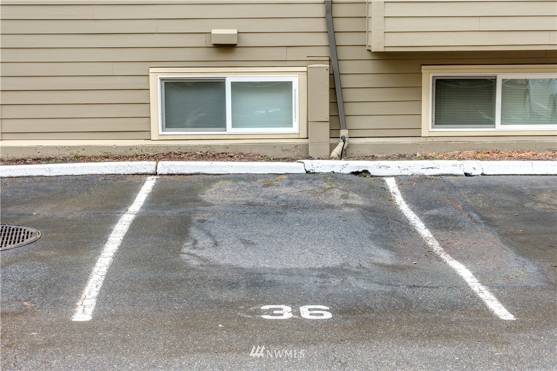 5834 Northeast 75th Street, Unit B202 Seattle, WA 98115 - Photo 12 of 20