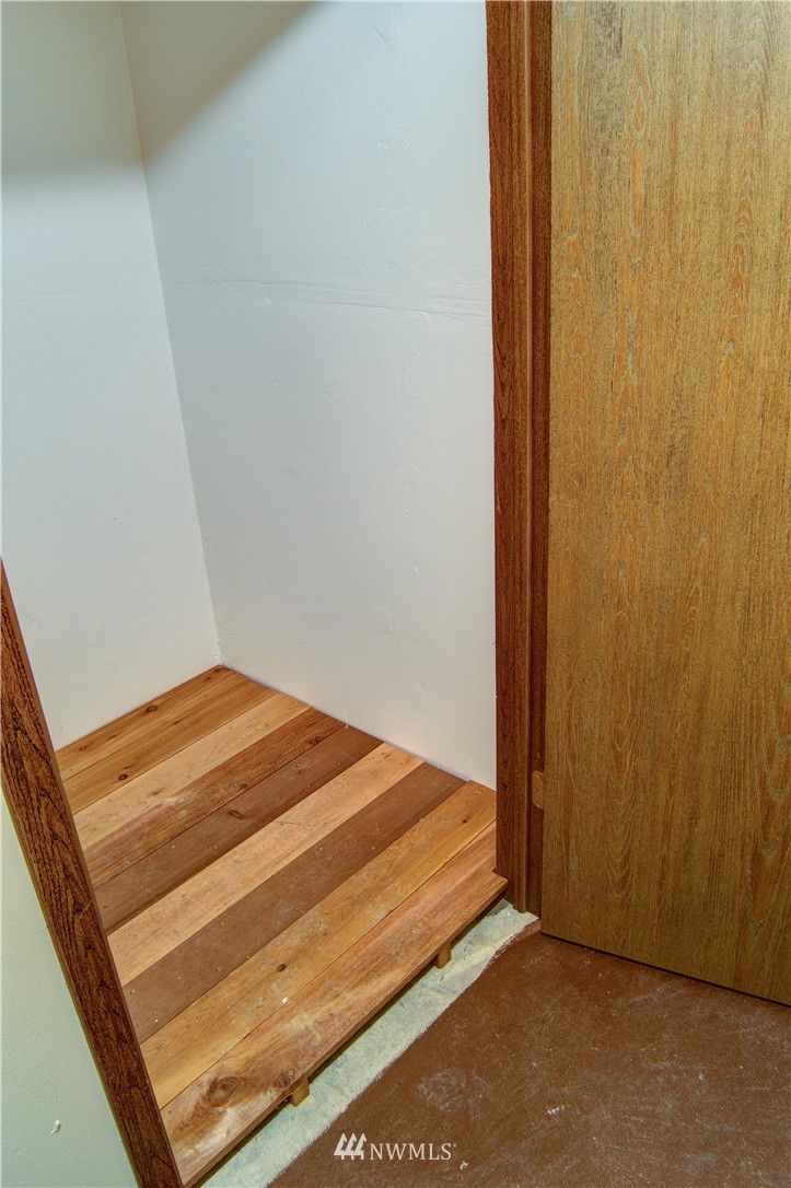 5834 Northeast 75th Street, Unit B202 Seattle, WA 98115 - Photo 13 of 20