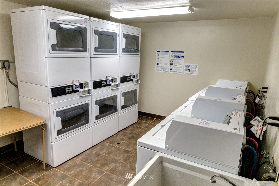 5834 Northeast 75th Street, Unit B202 Seattle, WA 98115 - Photo 14 of 20