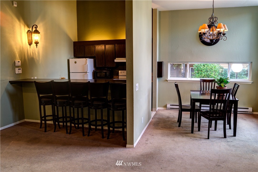 5834 Northeast 75th Street, Unit B202 Seattle, WA 98115 - Photo 16 of 20