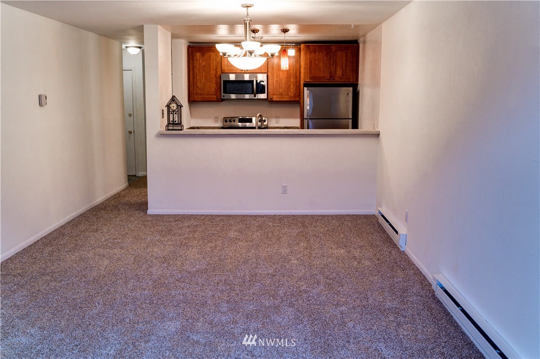 5834 Northeast 75th Street, Unit B202 Seattle, WA 98115 - Photo 7 of 20
