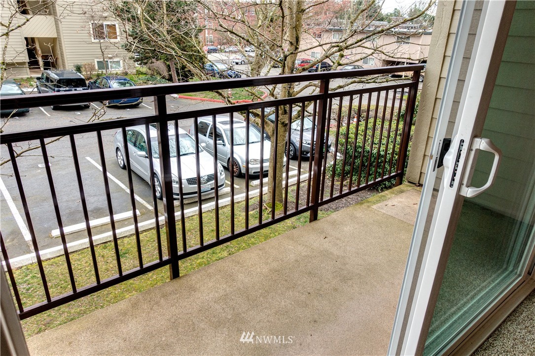 5834 Northeast 75th Street, Unit B202 Seattle, WA 98115 - Photo 9 of 20