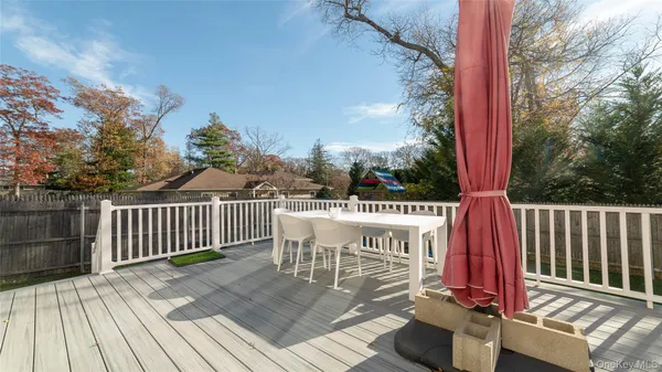 $999,000 | 7 Jackson Street, Nesconset, NY 11767