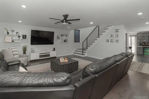 $999,000 | 7 Jackson Street, Nesconset, NY 11767