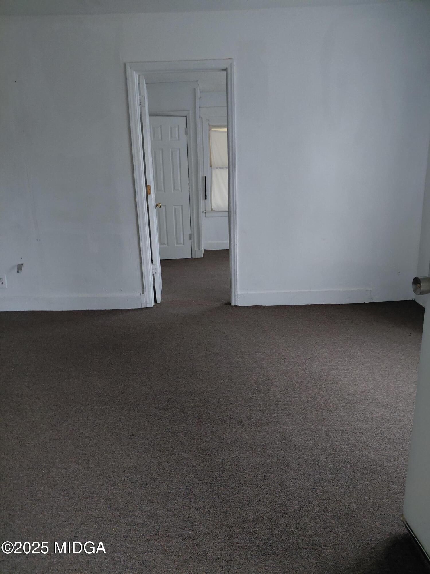 3828 Lyons Street Macon, GA 31206 - Photo 3 of 8 a view of a room