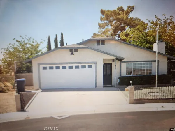 $205,000 | 961 Chateau Way, Barstow, CA 92311