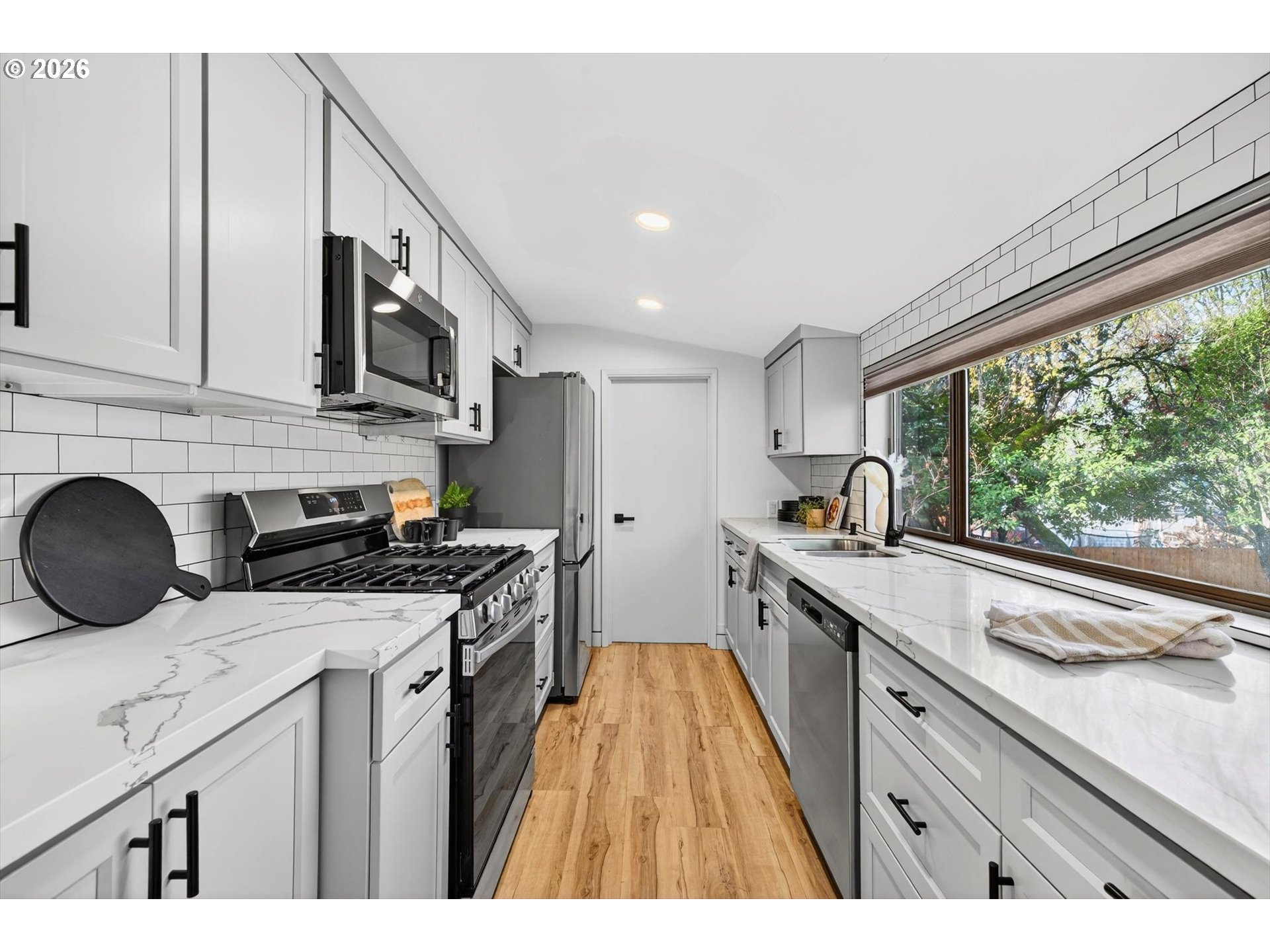 1323 Southwest Carson Street Portland, OR 97219 - Photo 13 of 36 Gallery Image 13