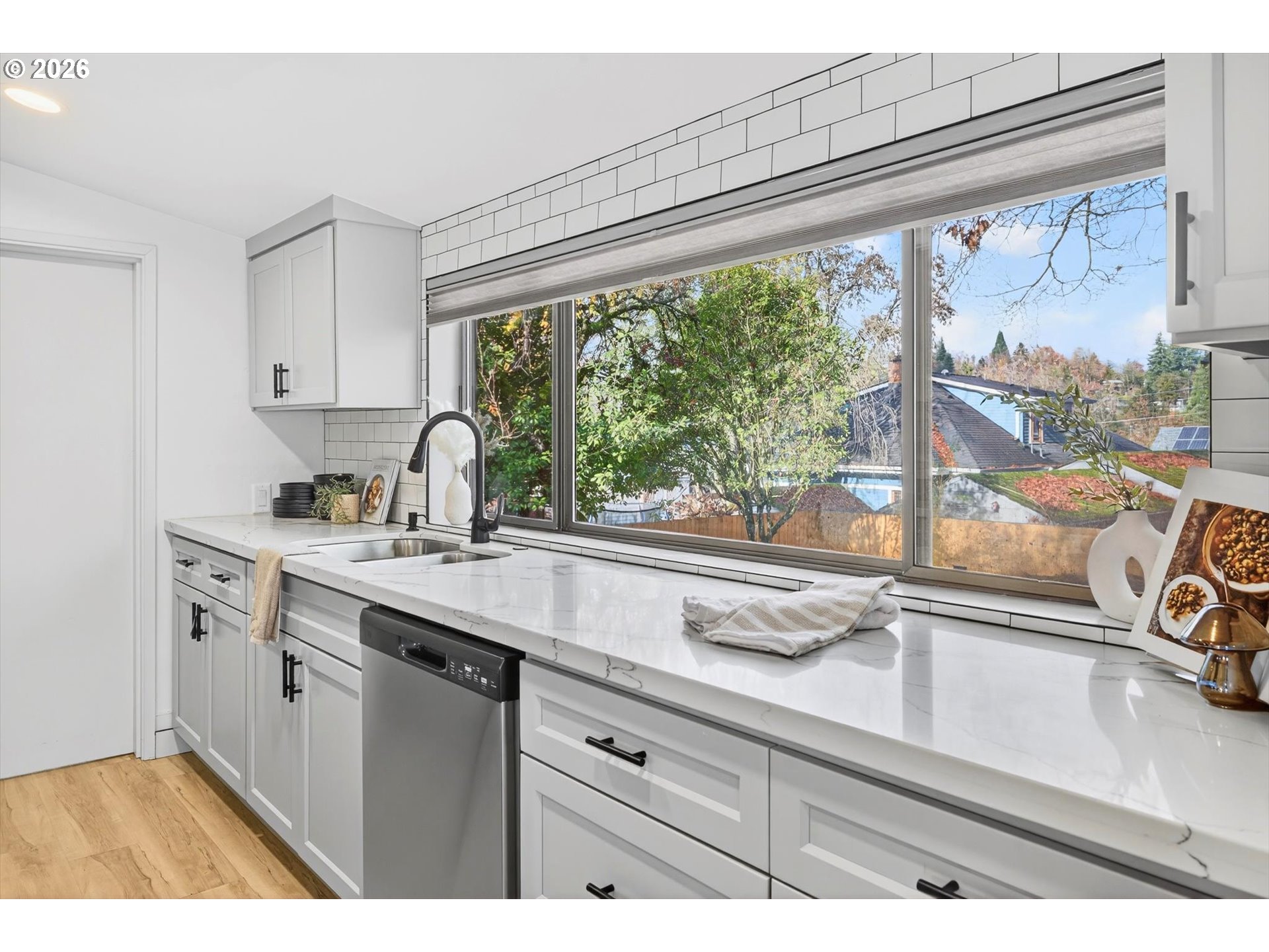 1323 Southwest Carson Street Portland, OR 97219 - Photo 15 of 36 Gallery Image 15
