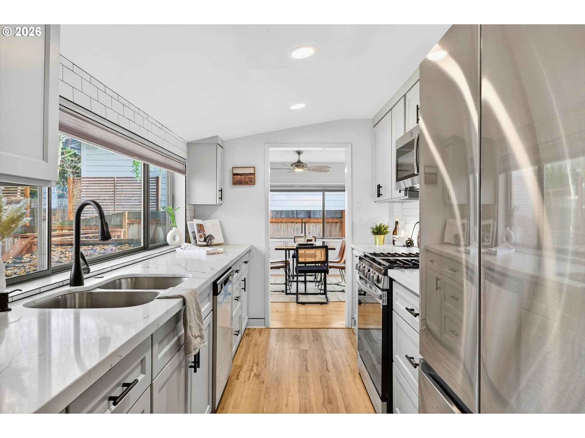 1323 Southwest Carson Street Portland, OR 97219 - Photo 16 of 36 Gallery Image 16