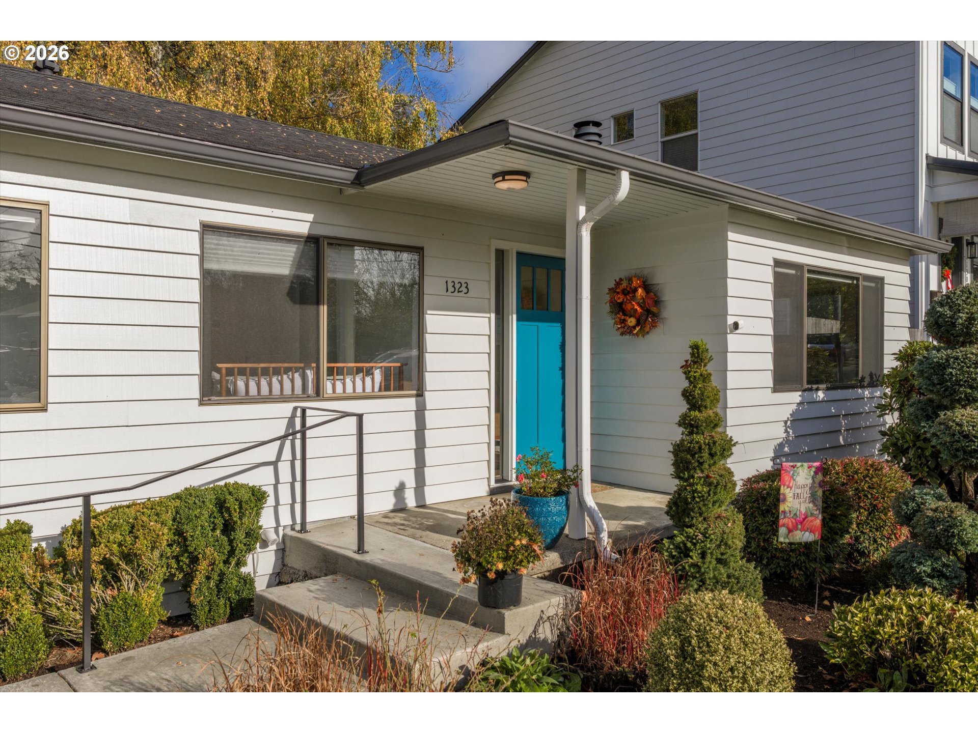 1323 Southwest Carson Street Portland, OR 97219 - Photo 4 of 36 Gallery Image 4