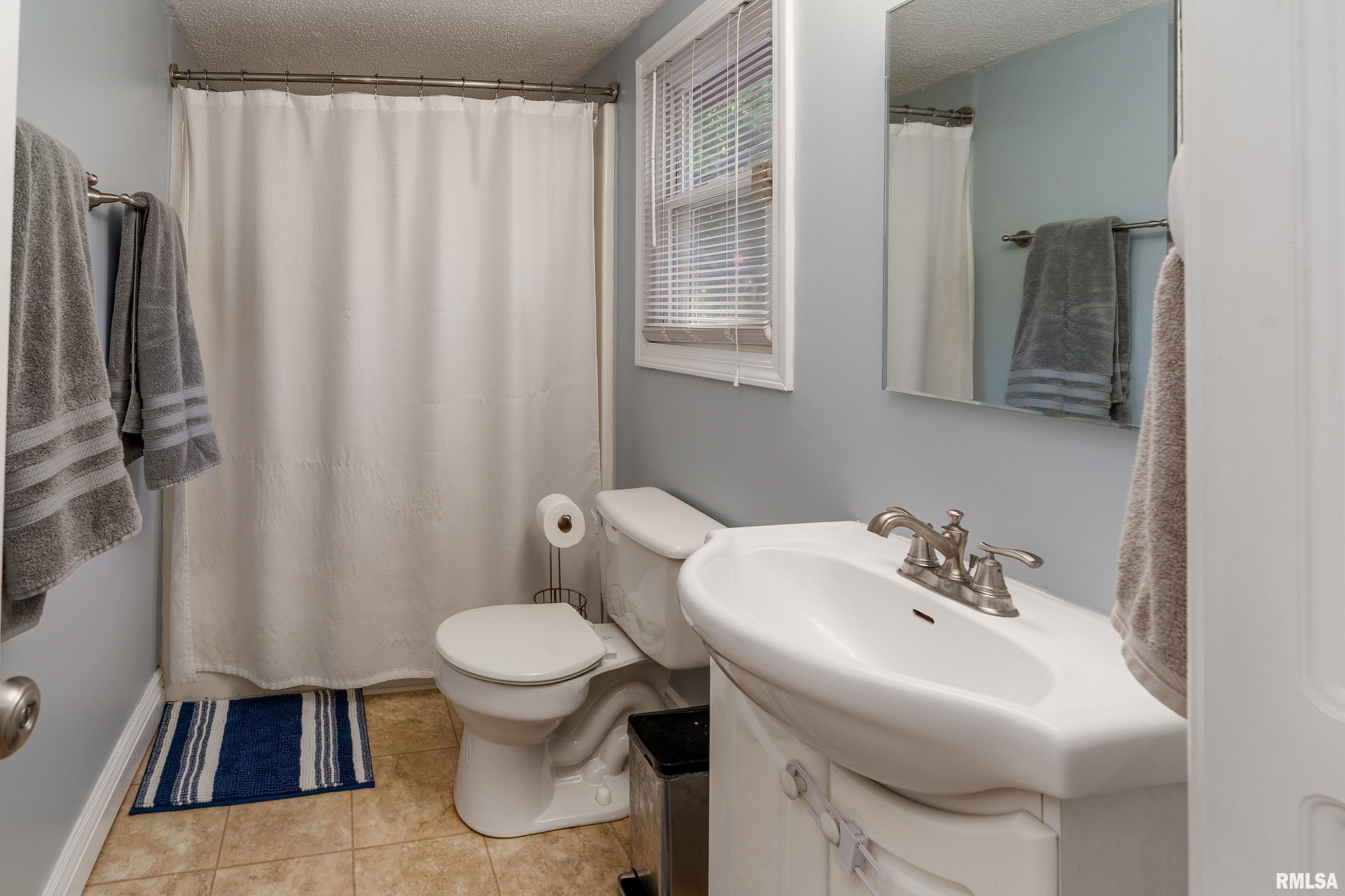 635 Charles Road Carbondale, IL 62901 - Photo 17 of 39 Gallery Image 17