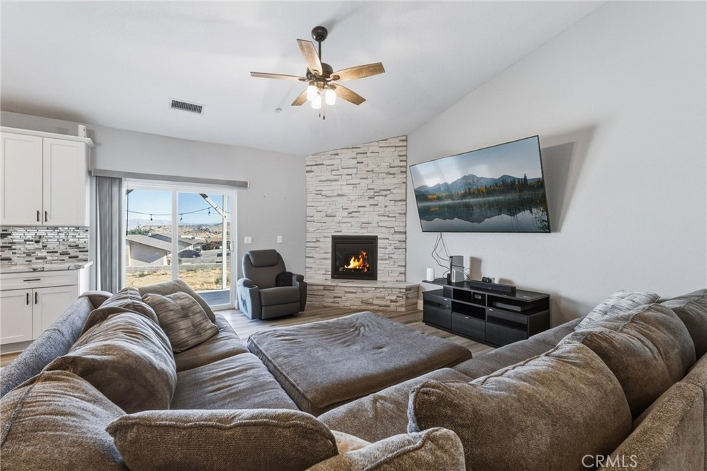 16169 Rancherias Road Apple Valley, CA 92307 - Photo 11 of 27
