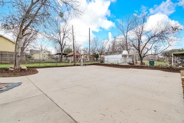 $465,000 | 3325 Eastland Street, Fort Worth, TX 76119