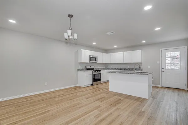 $465,000 | 3325 Eastland Street, Fort Worth, TX 76119