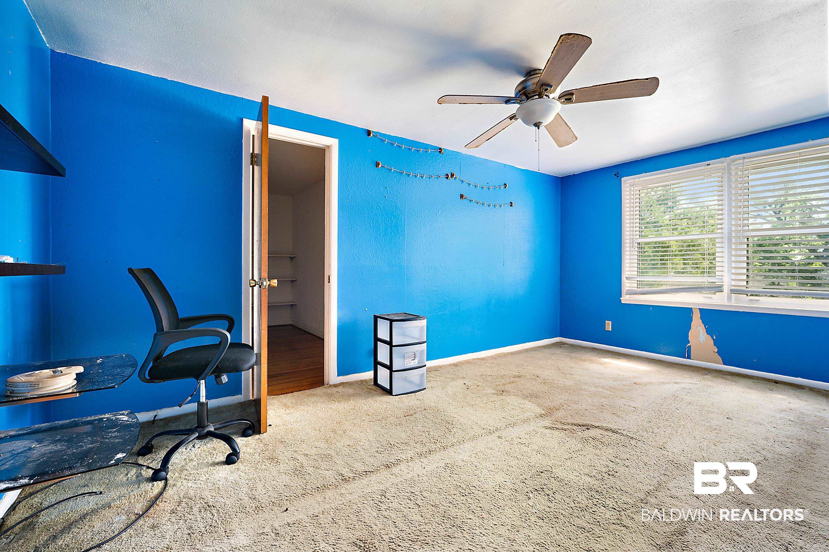 576 Markham Drive Mobile, AL 36609 - Photo 15 of 18 Upstairs Bedroom
