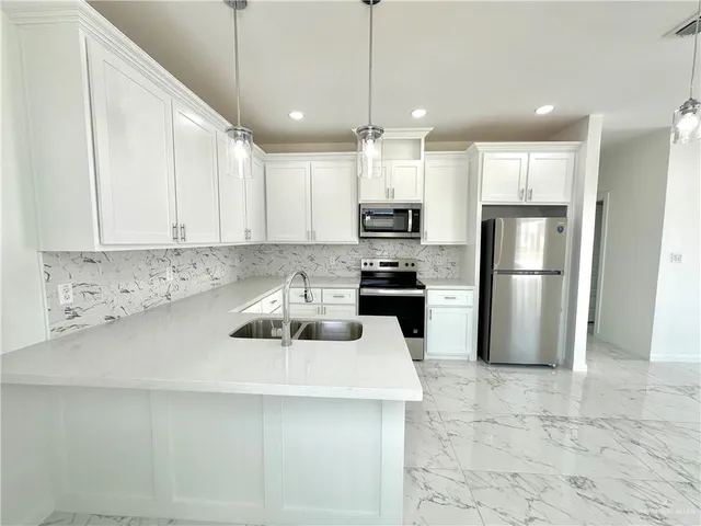 $1,250 | 2100 Selena Street, Unit 2, Mission, TX 78572