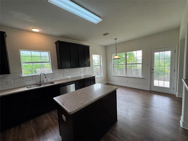 $2,700 | 1800 Rachel Lane, Round Rock, TX 78664