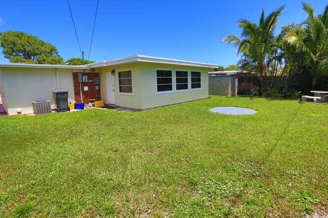 3864 Dunes Road Palm Beach Gardens, FL 33410 - Photo 37 of 44 Exterior Rear