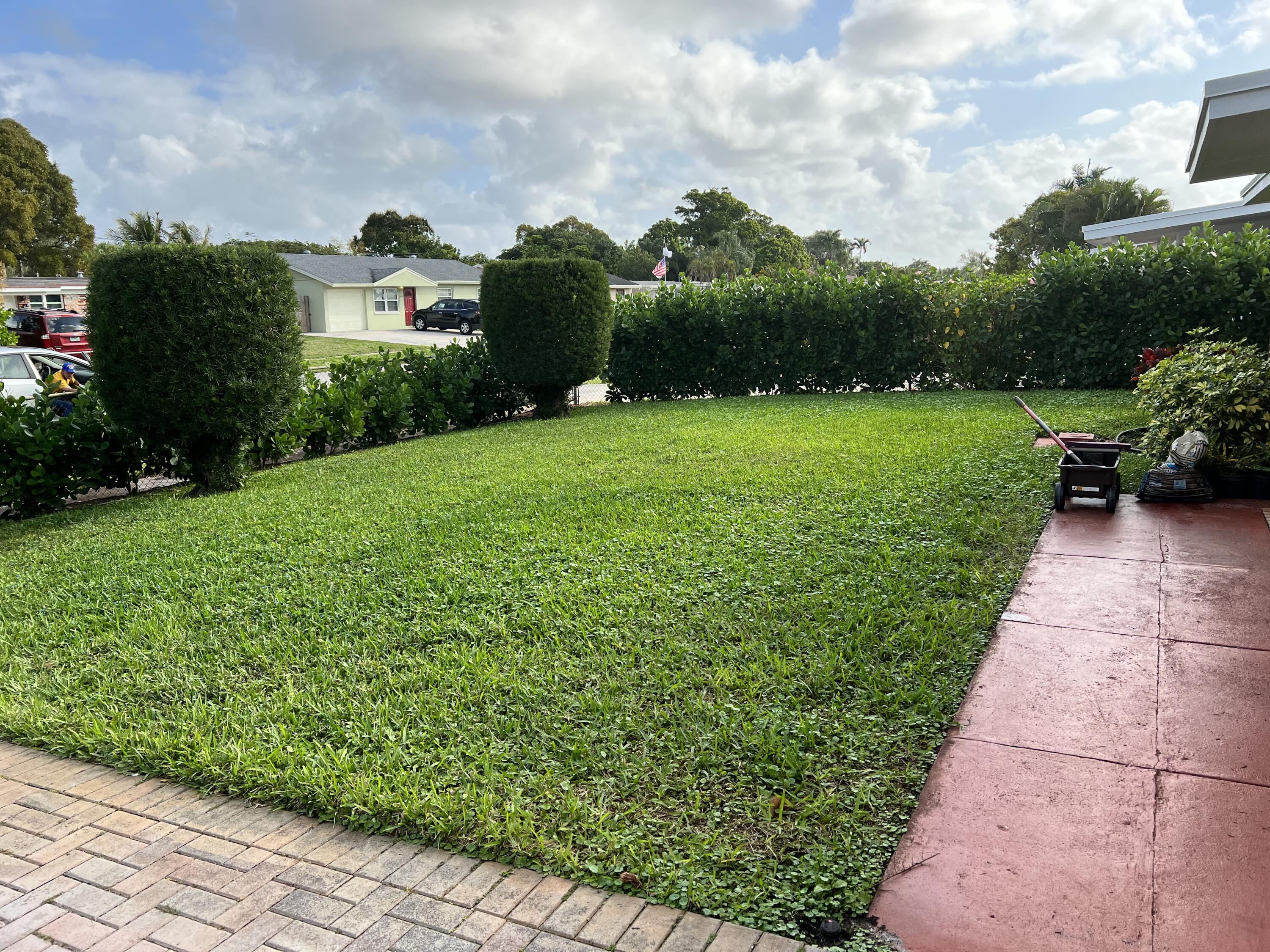 3864 Dunes Road Palm Beach Gardens, FL 33410 - Photo 40 of 44 Front Yard