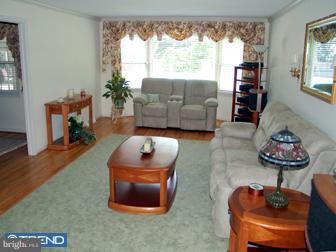 892 Sensor Road Yardley, PA 19067 - Photo 9 of 12 Gallery Image 9