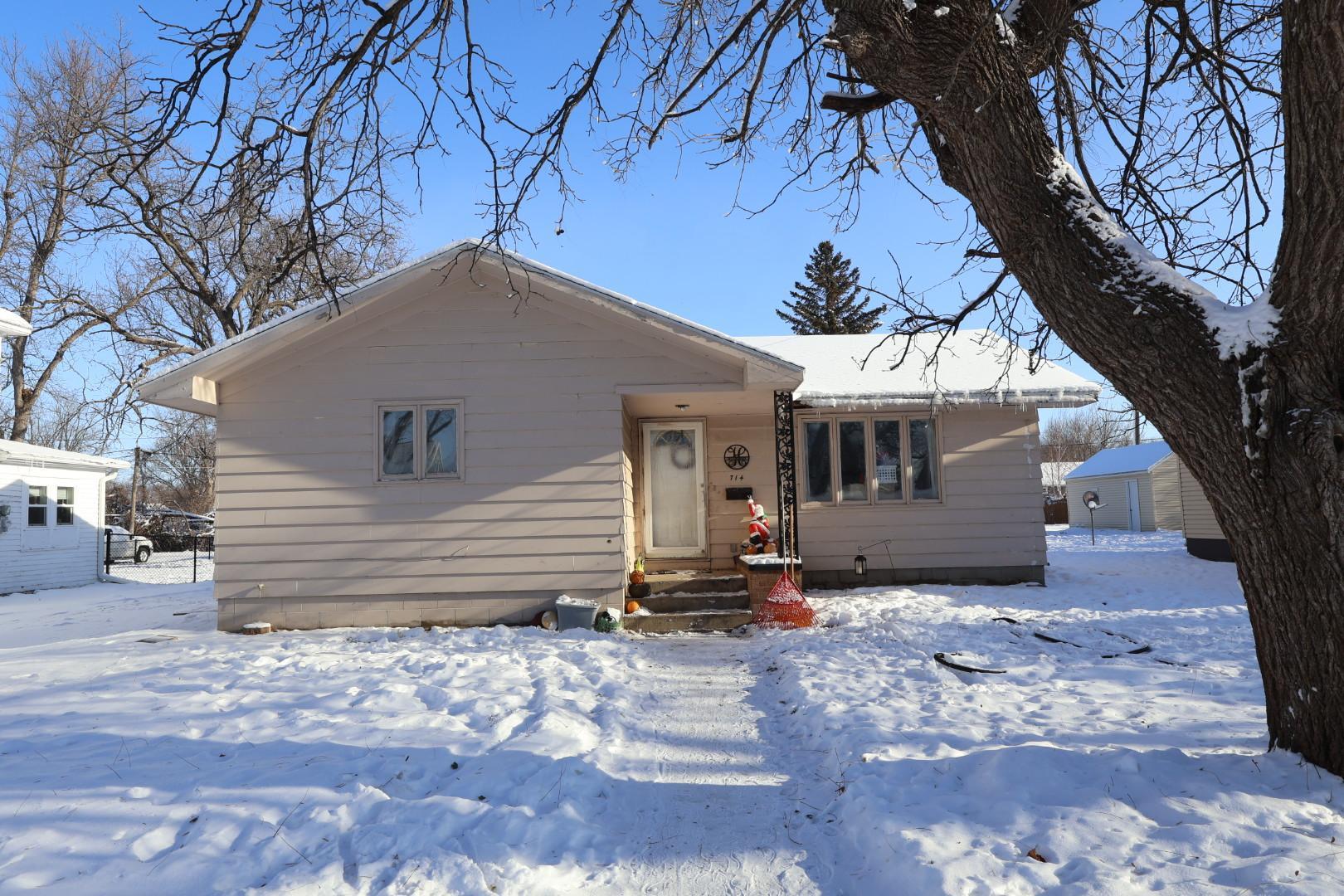 714 Lyndale Avenue Morris, MN 56267 - Photo 1 of 40