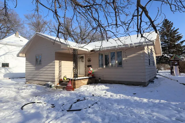 $130,000 | 714 Lyndale Avenue, Morris, MN 56267