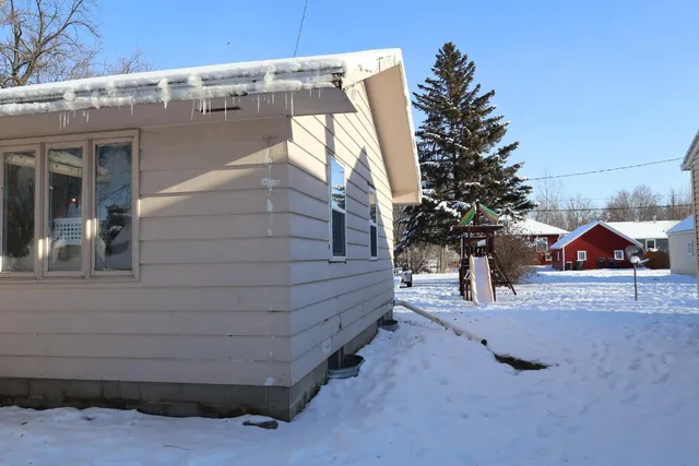 $130,000 | 714 Lyndale Avenue, Morris, MN 56267