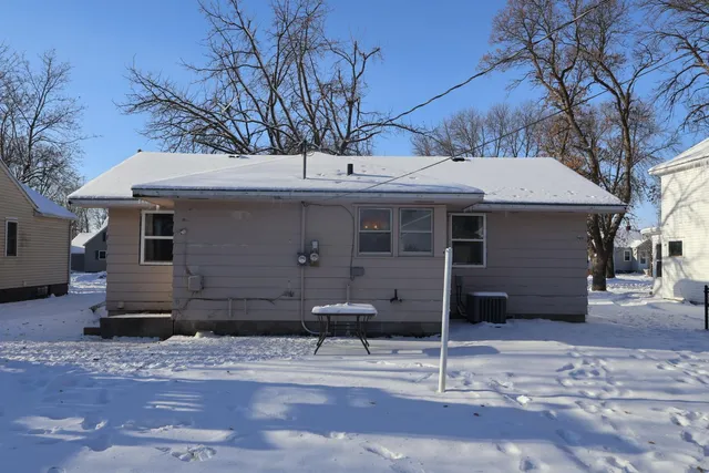 $130,000 | 714 Lyndale Avenue, Morris, MN 56267