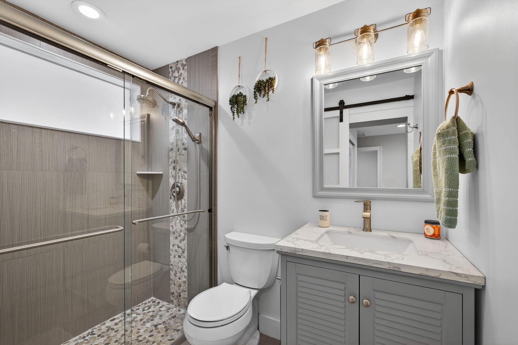 908 Penn Trail Jupiter, FL 33458 - Photo 35 of 71 Guest Bathroom