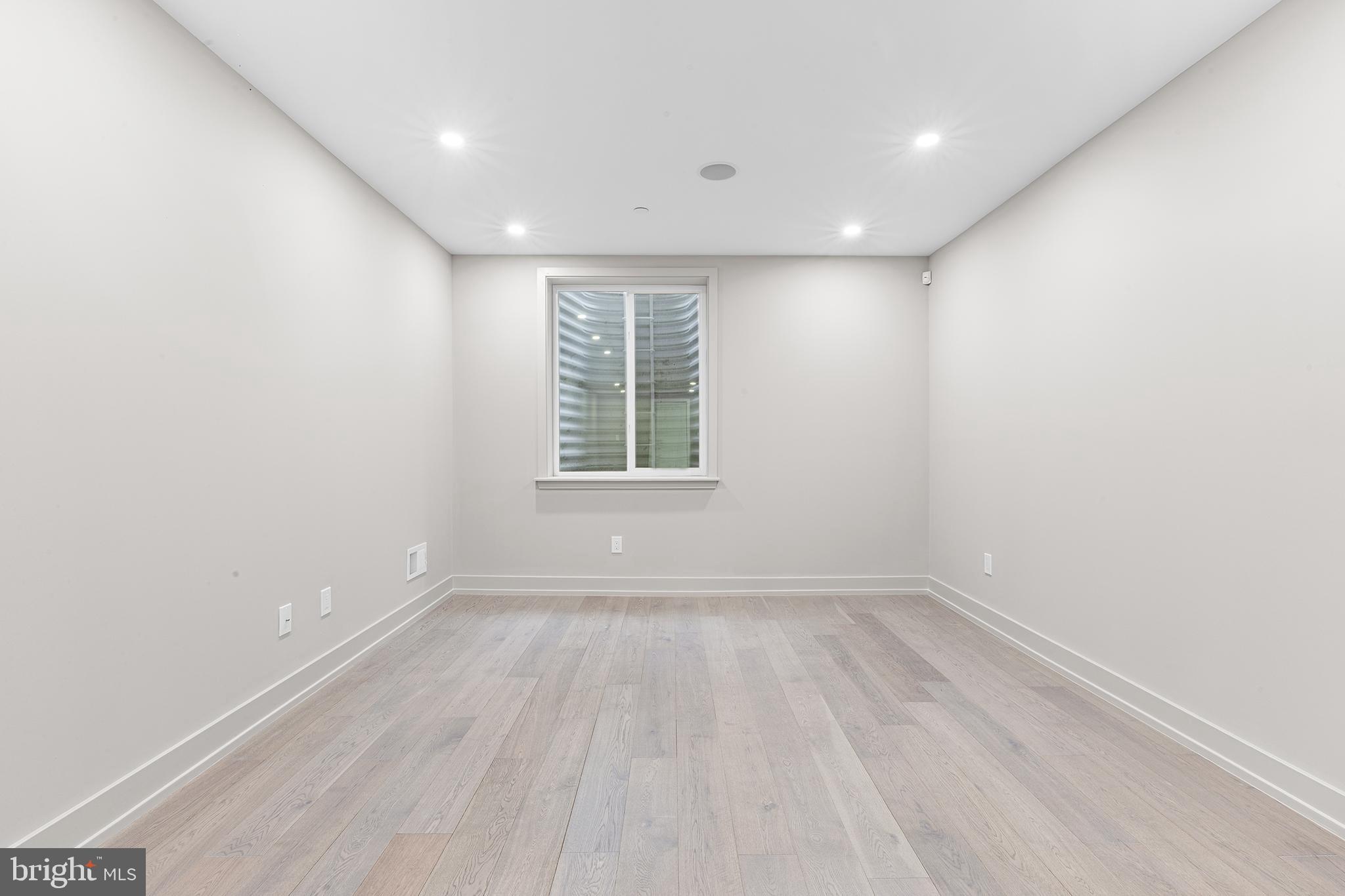 2340 Alter Street Philadelphia, PA 19146 - Photo 36 of 46 an empty room with a window