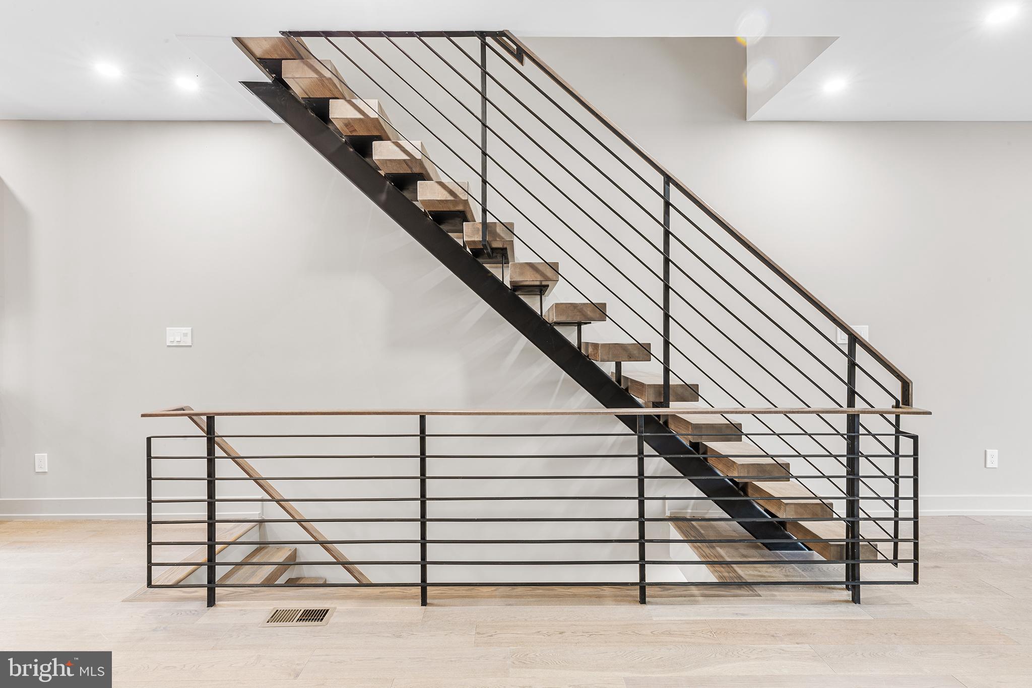 2340 Alter Street Philadelphia, PA 19146 - Photo 6 of 46 a view of entryway