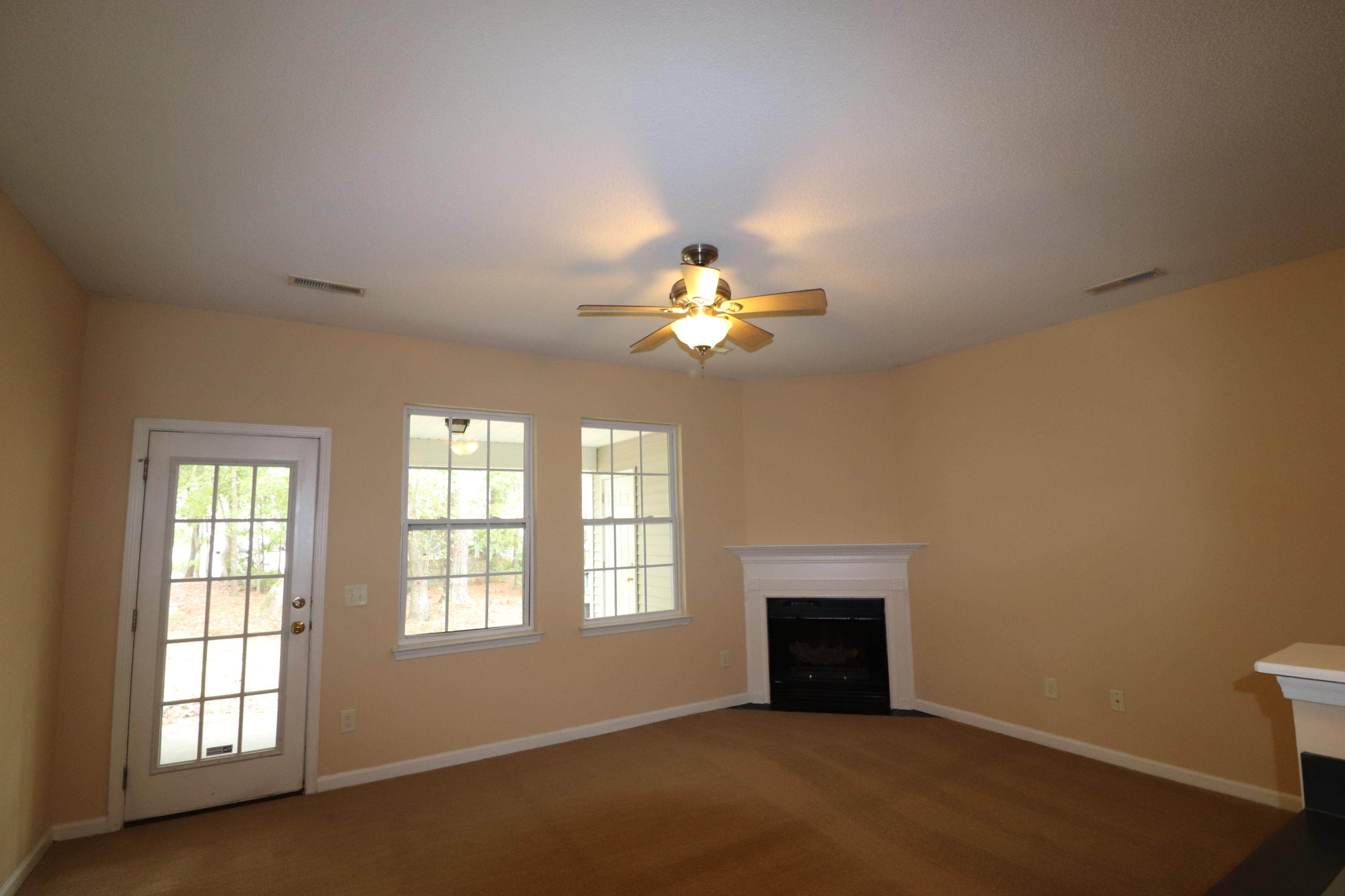 285 Brookshire Road Goose Creek, SC 29445 - Photo 3 of 23 IMG_9231