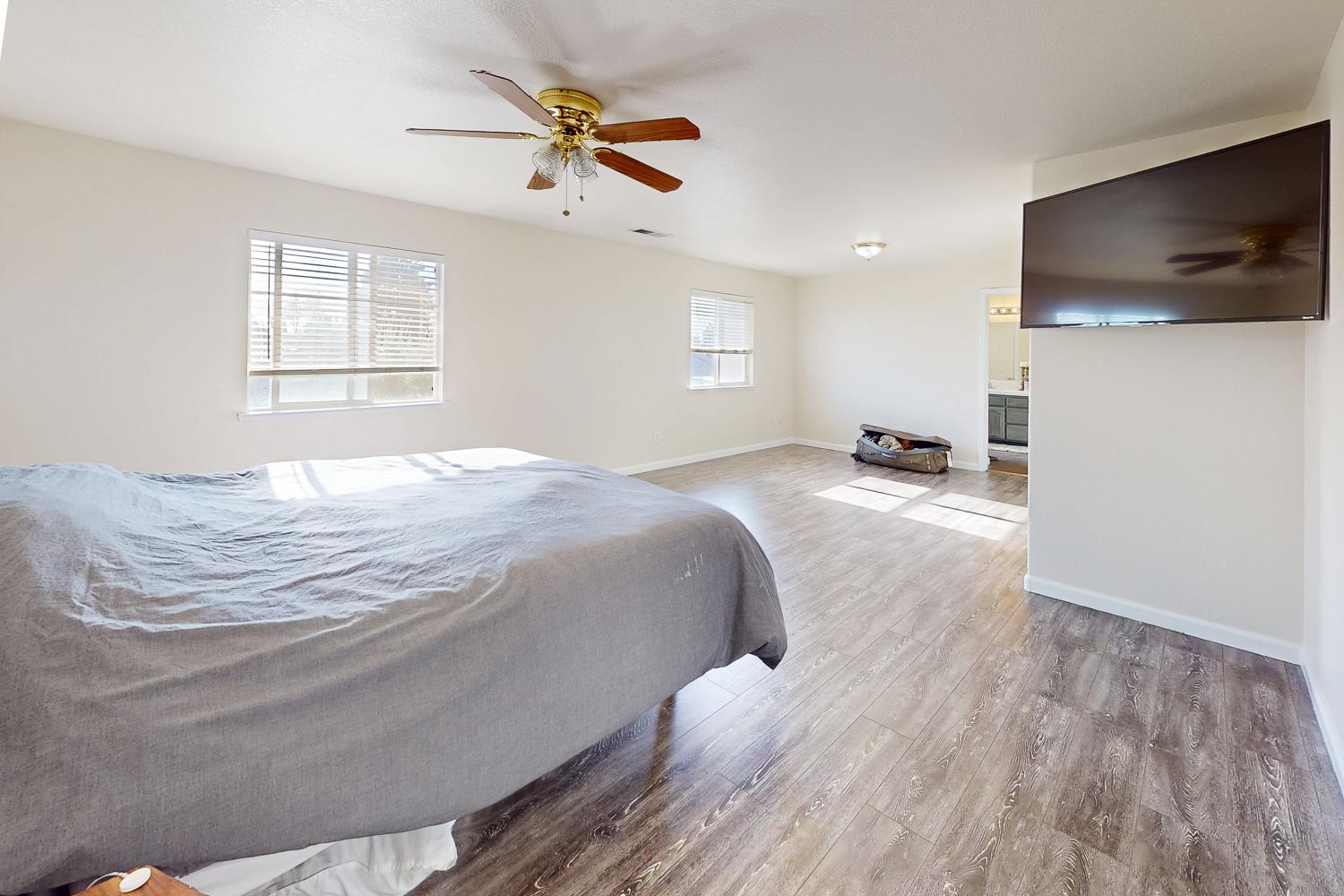 3202 Roosevelt Road Yuba City, CA 95993 - Photo 28 of 41 Primary Suite