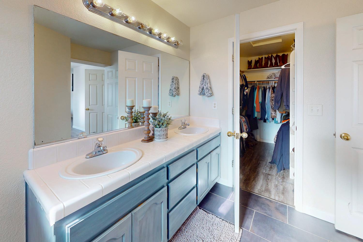 3202 Roosevelt Road Yuba City, CA 95993 - Photo 31 of 41 Primary Bath