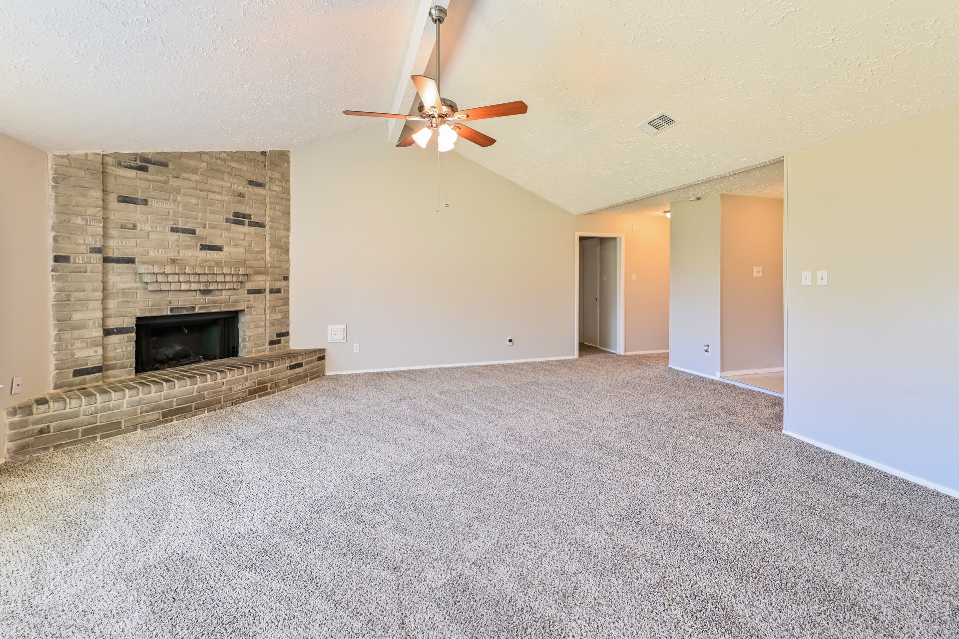 8403 Rustwood Court Humble, TX 77338 - Photo 5 of 15