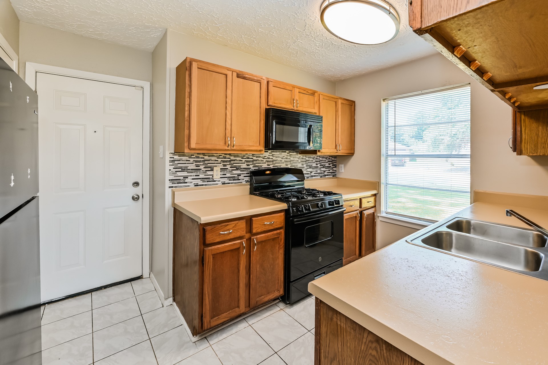 8403 Rustwood Court Humble, TX 77338 - Photo 7 of 15