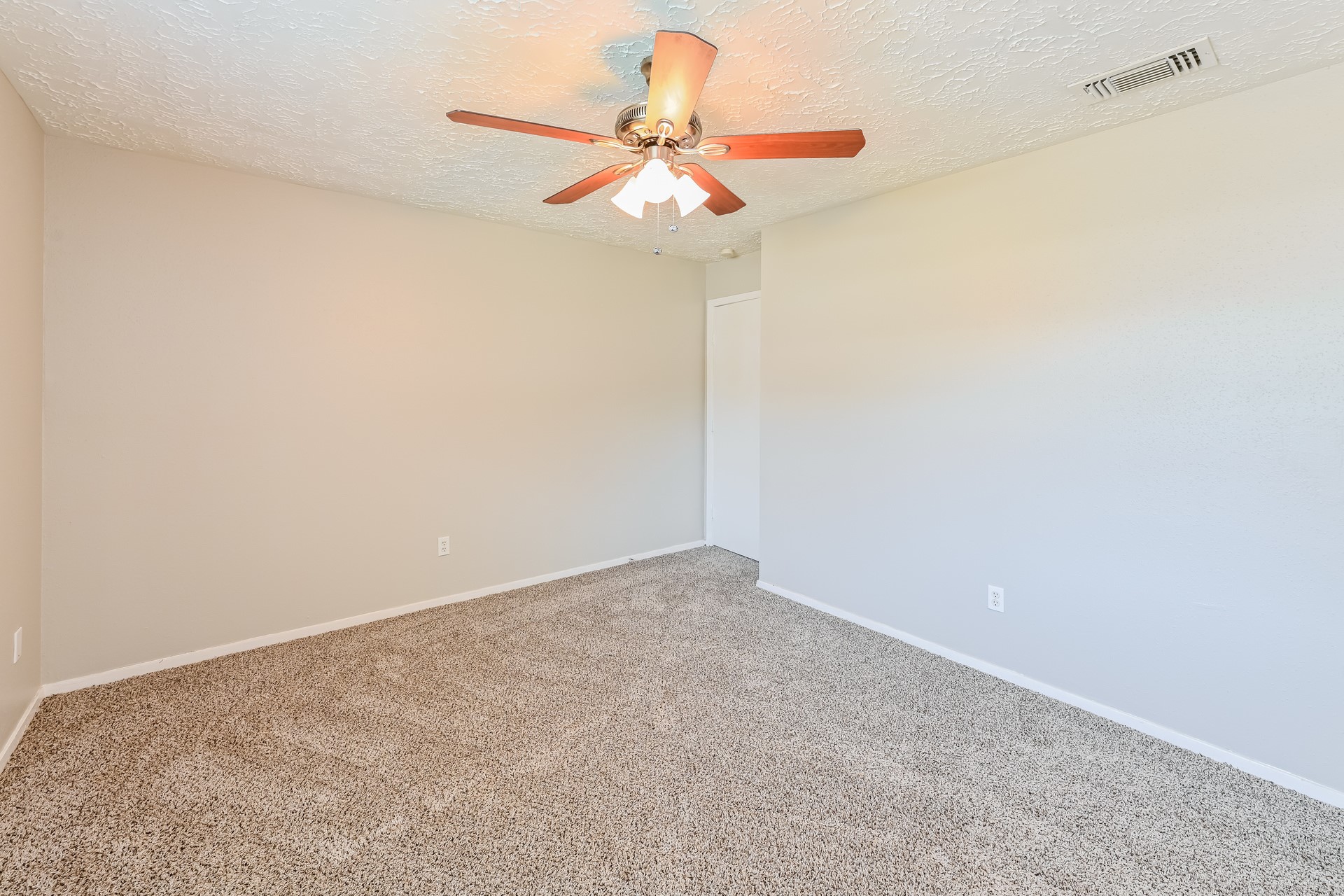 8403 Rustwood Court Humble, TX 77338 - Photo 9 of 15