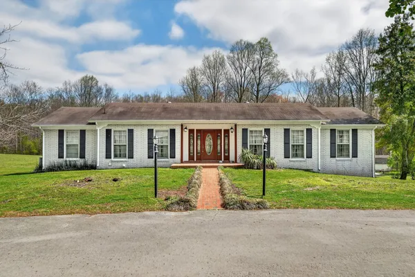$625,000 | 502 Corders Crossroads Road, Fayetteville, TN 37334