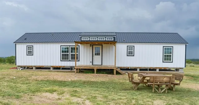 $360,000 | 1025 E Farm, Lohn, TX 76852