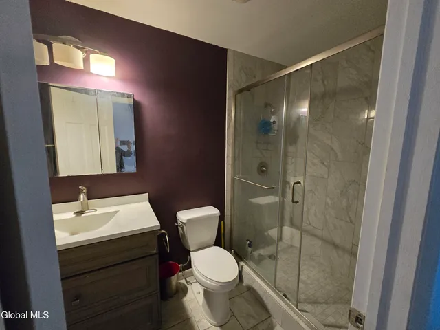 $299,900 | 3 Brookwood Drive, Queensbury, NY 12804