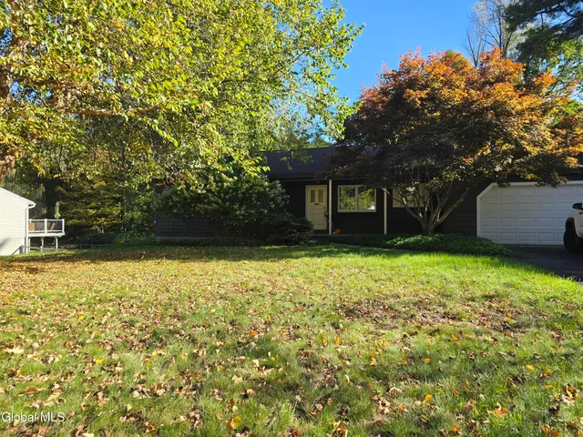 $299,900 | 3 Brookwood Drive, Queensbury, NY 12804