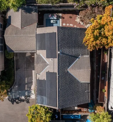 an outdoor view of old house