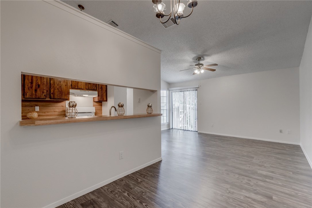 11405 Walnut Ridge Drive, Unit B Austin, TX 78753 - Photo 4 of 25 Gallery Image 4