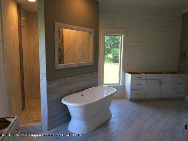 836 Vinson Road Hernando, MS 38632 - Photo 4 of 8 lot 14 bath