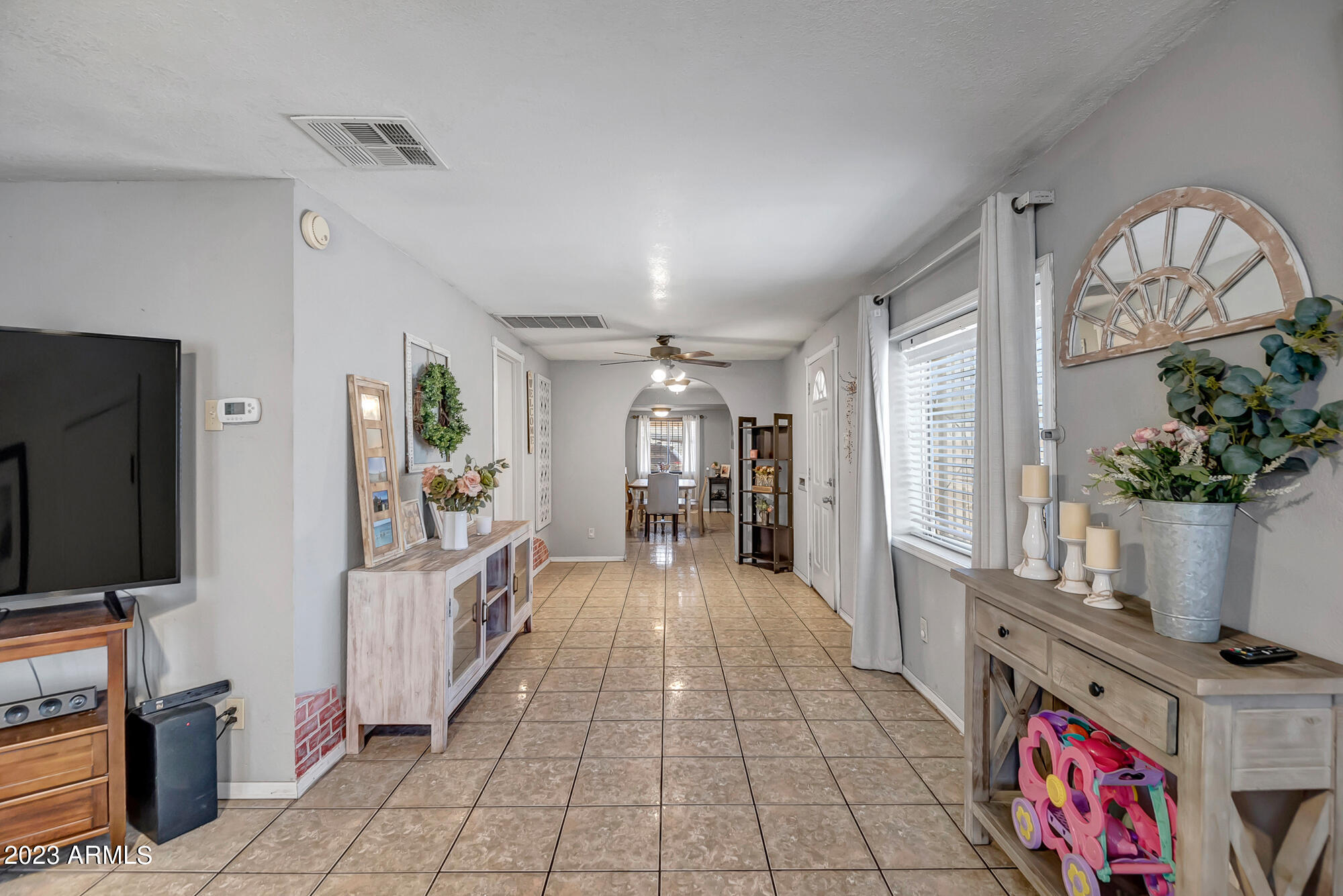 707 East Roma Avenue Phoenix, AZ 85014 - Photo 4 of 26 DSC_7443