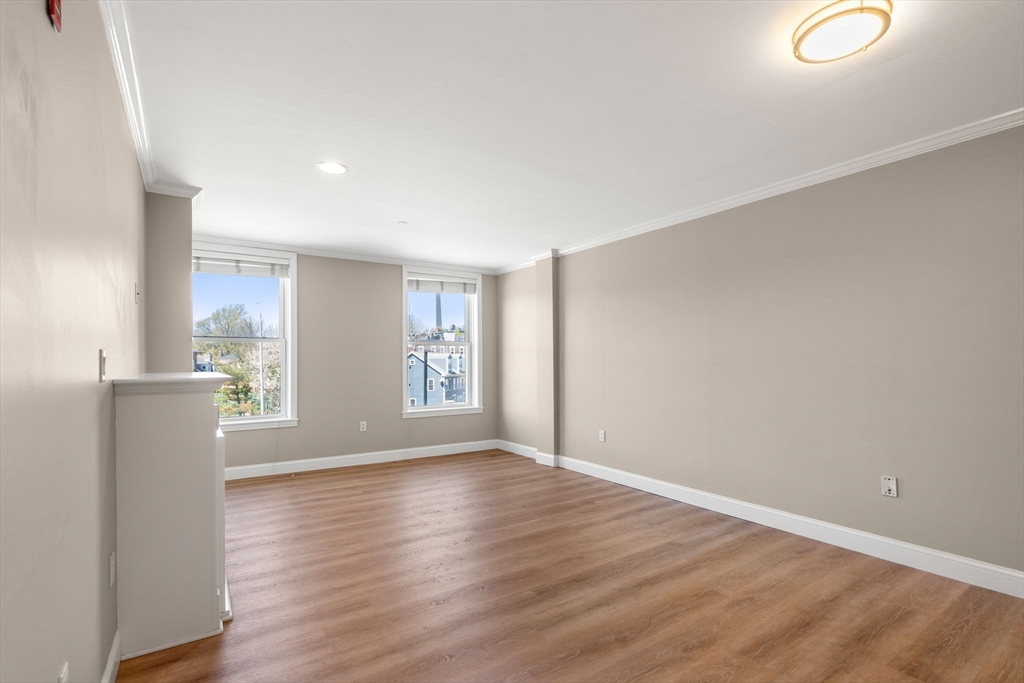 65 Chelsea Street, Unit 304 Boston, MA 02129 - Photo 8 of 22