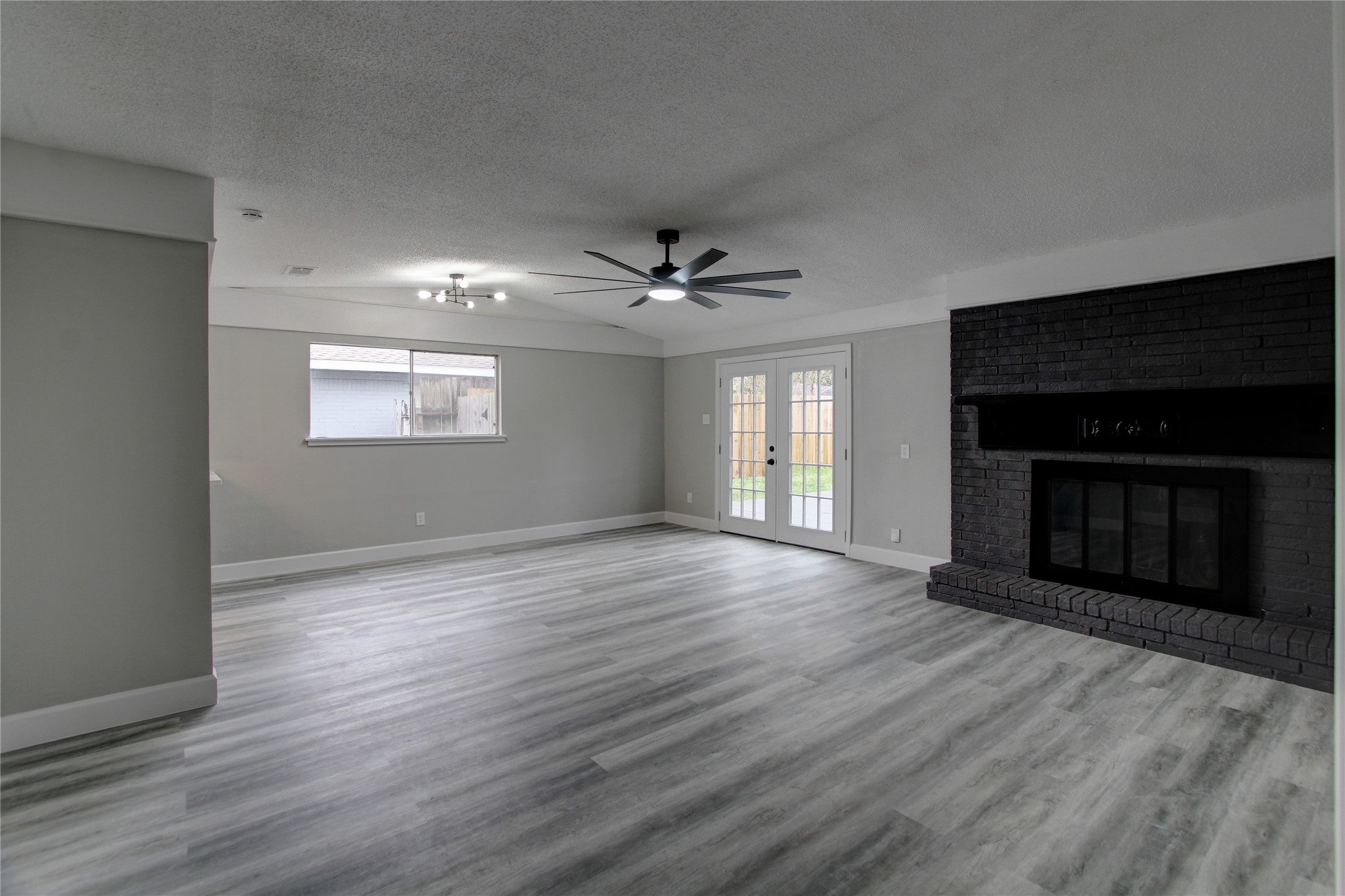 207 Shannondale Lane Spring, TX 77388 - Photo 18 of 27