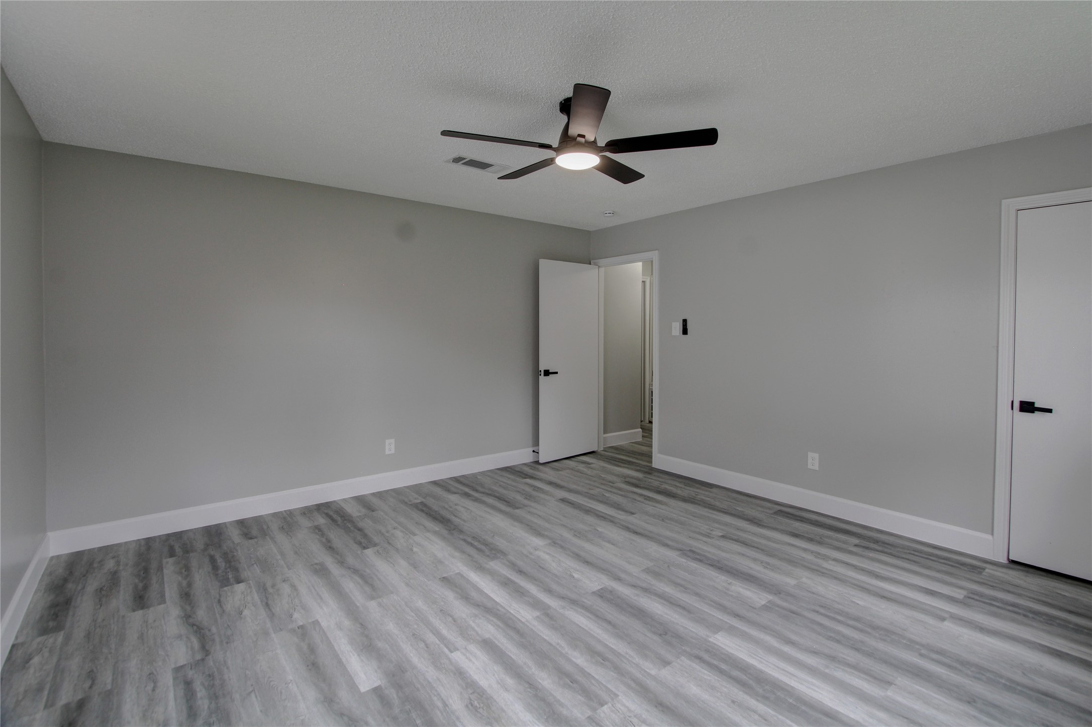 207 Shannondale Lane Spring, TX 77388 - Photo 10 of 27