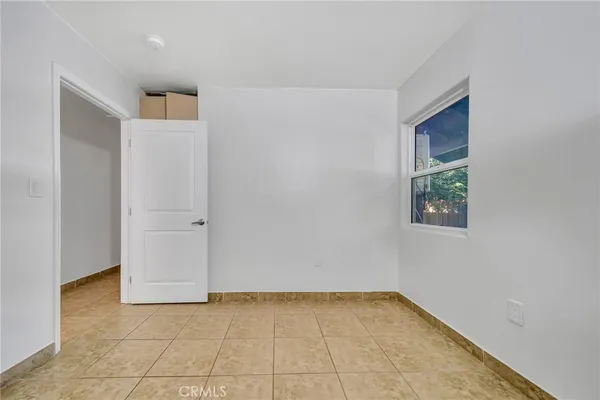 $2,200 | 14235 Sylvan Street, Van Nuys, CA 91401