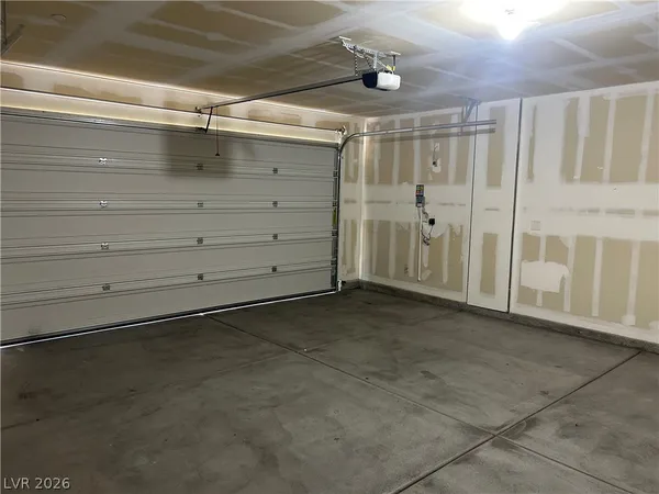 $2,395 | 917 Bluebell Brook Street, Henderson, NV 89052